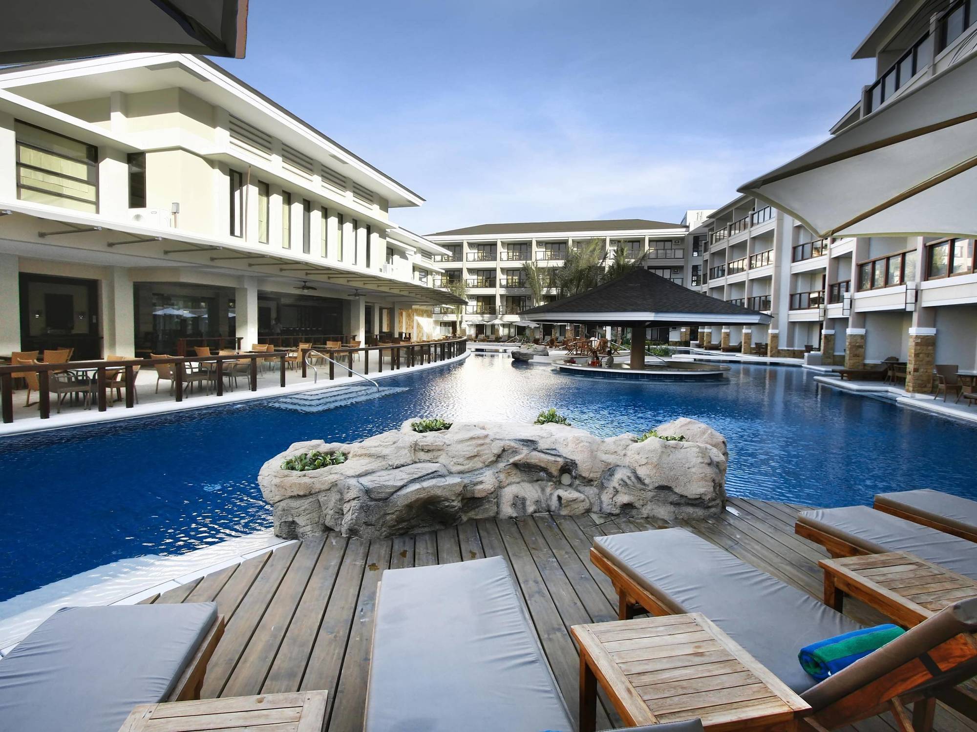 Henann Lagoon Resort Balabag  Bagian luar foto